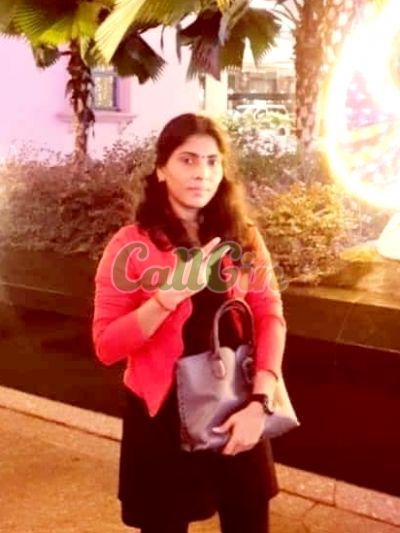 Usha, call girl in T. Nagar (Chennai)