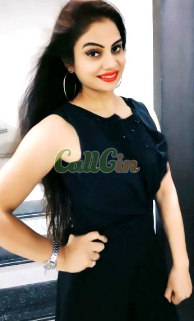 Manshi, call girl in Mumbai