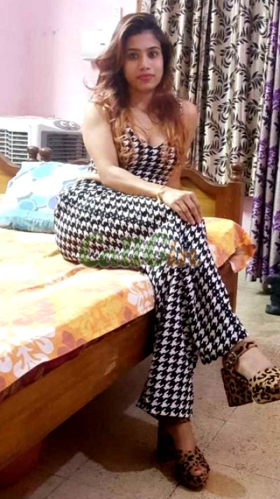 Hemani Rai, call girl in MG Road (Bangalore)