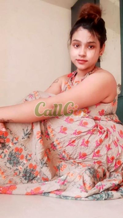 Moni Singh, escort in Pune