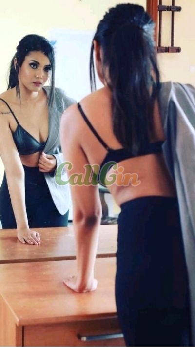 Riya, call girl in Mumbai