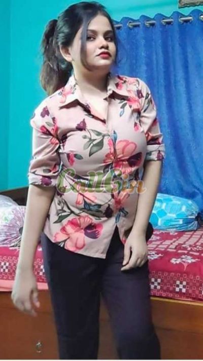 Reena, Call girl in Sadatpur