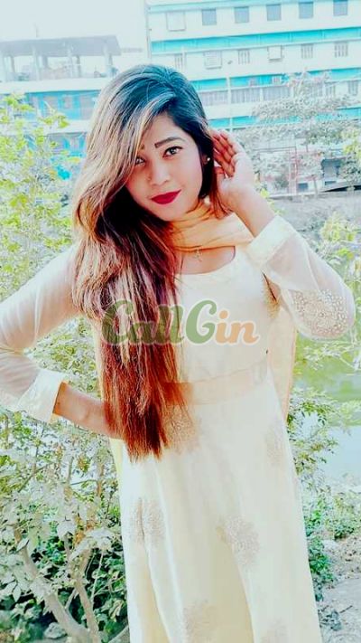 Surbhi, call girl in Connaught Place