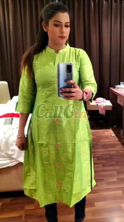 Kanika Kapoor 6207893468, Call girl in Chennai