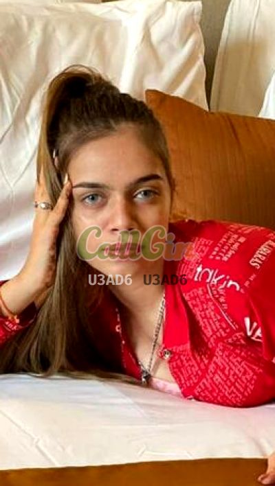Anshika Bhatt, call girl in Andheri (Mumbai)