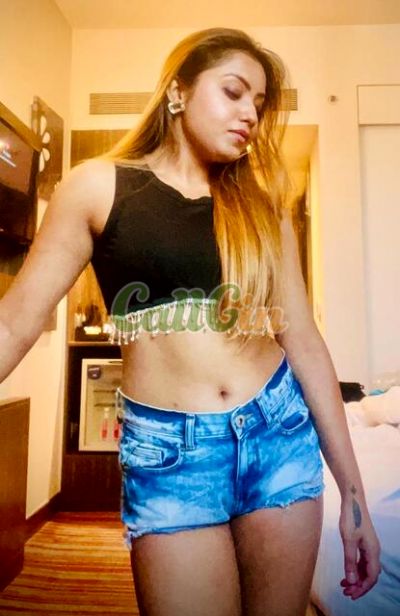 Manshi Singh, Call girl in Pune