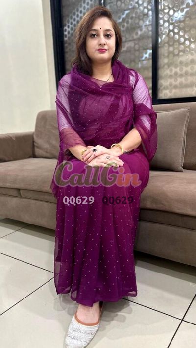Divya Singh, Call girl in Hyderabad