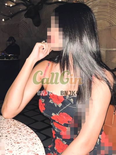 Divya 9517203932, Call girl in Koramangala (Bangalore)
