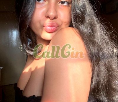 Komal, call girl in Bangalore