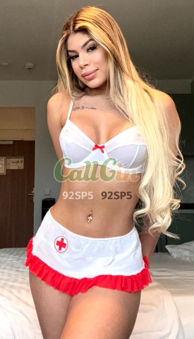 Júlia Calsing, call girl in Mumbai Central