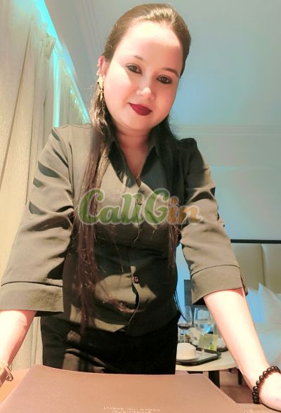 Shweta 7092105819, call girl in Andheri (Mumbai)