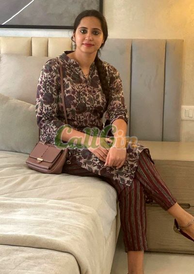 Yamini 9232787353, escort in Connaught Place