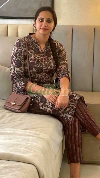 Yamini 9232787353, escort in Connaught Place