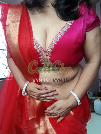 Madhuri Bhabhi 8293394087, call girl in Kolkata
