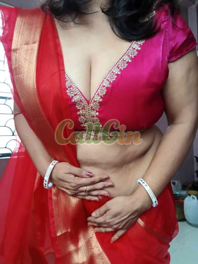 Madhuri Bhabhi 8293394087, call girl in Kolkata
