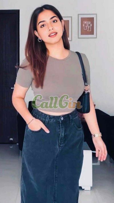 Urmila 7428114199, escort in Noida