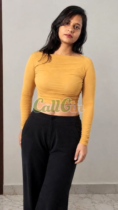Rohini Sharma 8690260140, call girl in Koregaon Park (Pune)